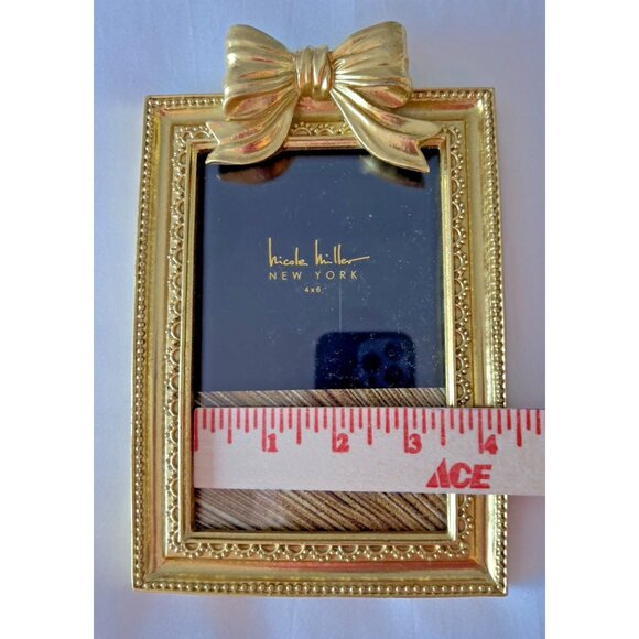 Set 2 Nicole Miller NY Bow Frames Gold Beaded Edge 4 x 6 Portrait 4 x 4 Round - Picture 5 of 11